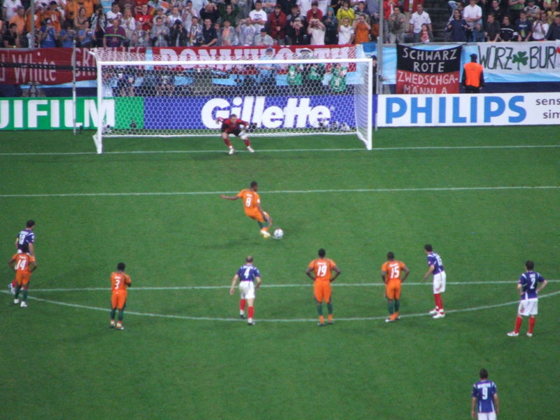 800px-Ivory_Coast_penalty.jpg